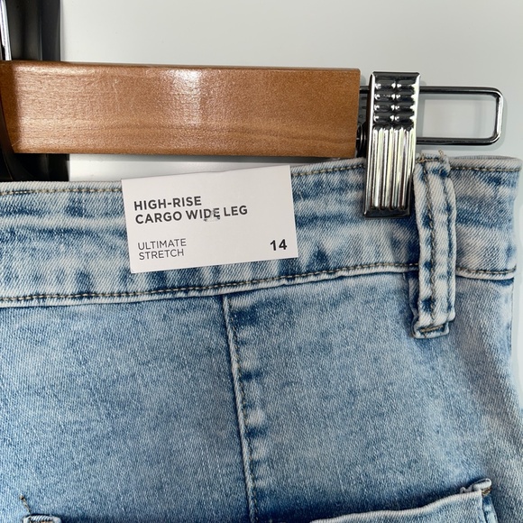 Rue 21 High Rise Cargo Wide‎ Leg Size 14 - Picture 4 of 11